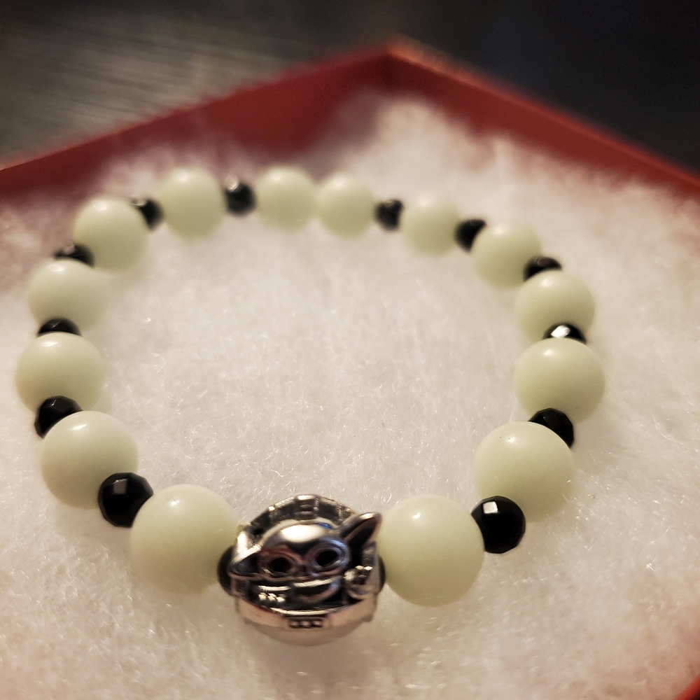 Bracelets - Picture 7 of 16